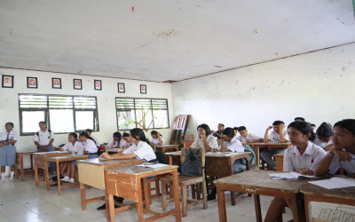 Penguatan Budaya Literasi dan Numerasi di Sekolah melalui Program 15 Menit Sebelum KBM di SMA Negeri 1 Fatuleu